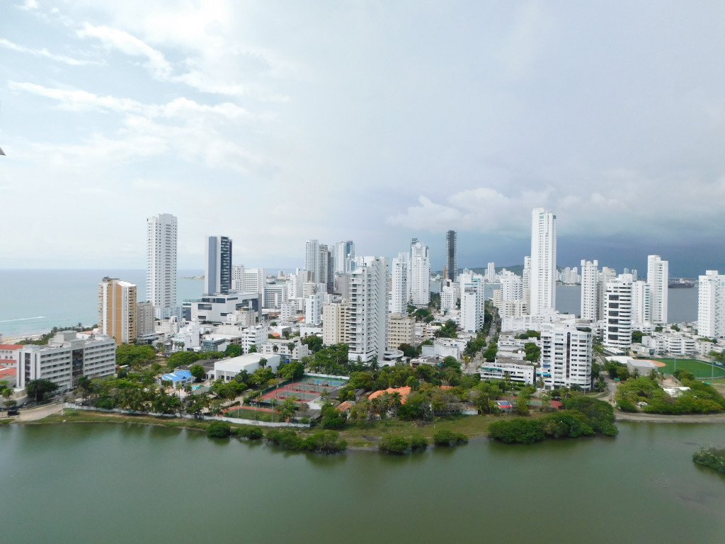 Apartamento en venta en El Laguito, Cartagena · foto 2 de 24