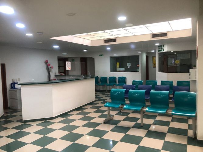 Local en venta en La Castellana, Cartagena, 213 m² · foto 3 de 5