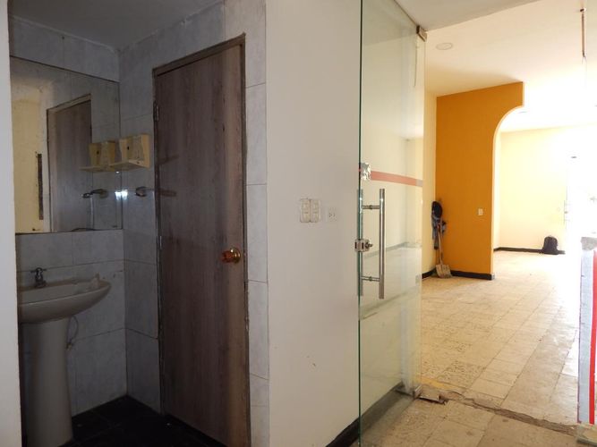 Local en arriendo en Manga, Cartagena, 150 m² · foto 4 de 7