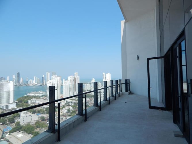 Oficina en arriendo en Manga, Cartagena, 405 m² · foto 2 de 14