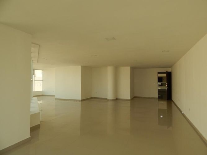 Oficina en arriendo en Bocagrande, Cartagena, 98 m² · foto 2 de 8