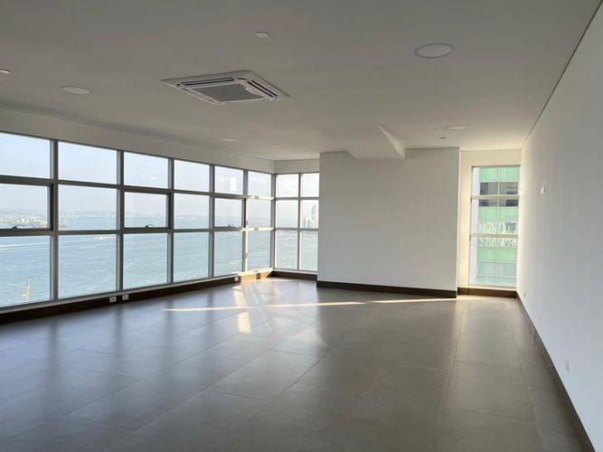 Oficina en venta en Bocagrande, Cartagena, 105 m² · foto 3 de 17