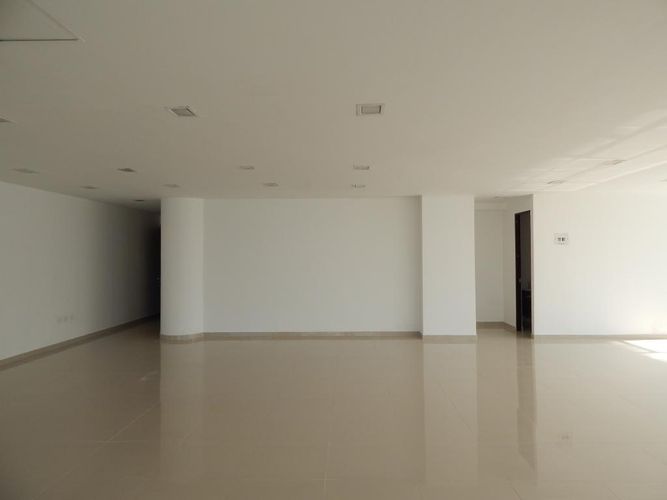 Oficina en arriendo en Bocagrande, Cartagena, 131 m² · foto 2 de 11