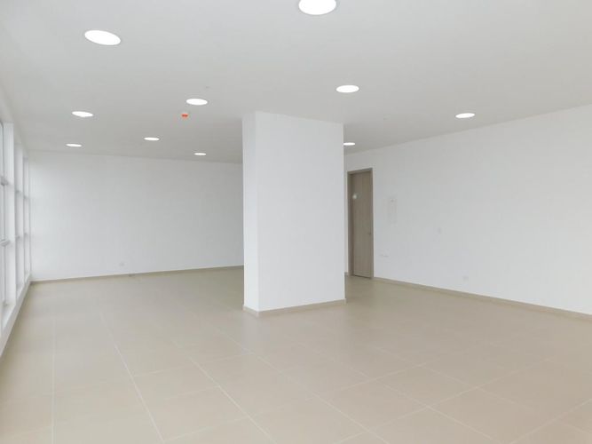 Oficina en arriendo en Manga, Cartagena, 77 m² · foto 4 de 6