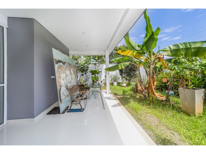 Casa de 4 alcobas en venta en El Castillo, Jamundí, 156 m² · foto 2 de 24