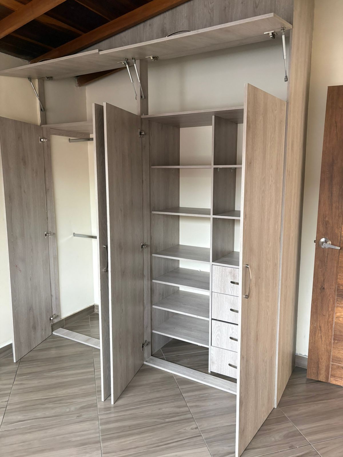 Apartamento en venta en Campo Valdes No.1, Medellín · foto 8 de 15