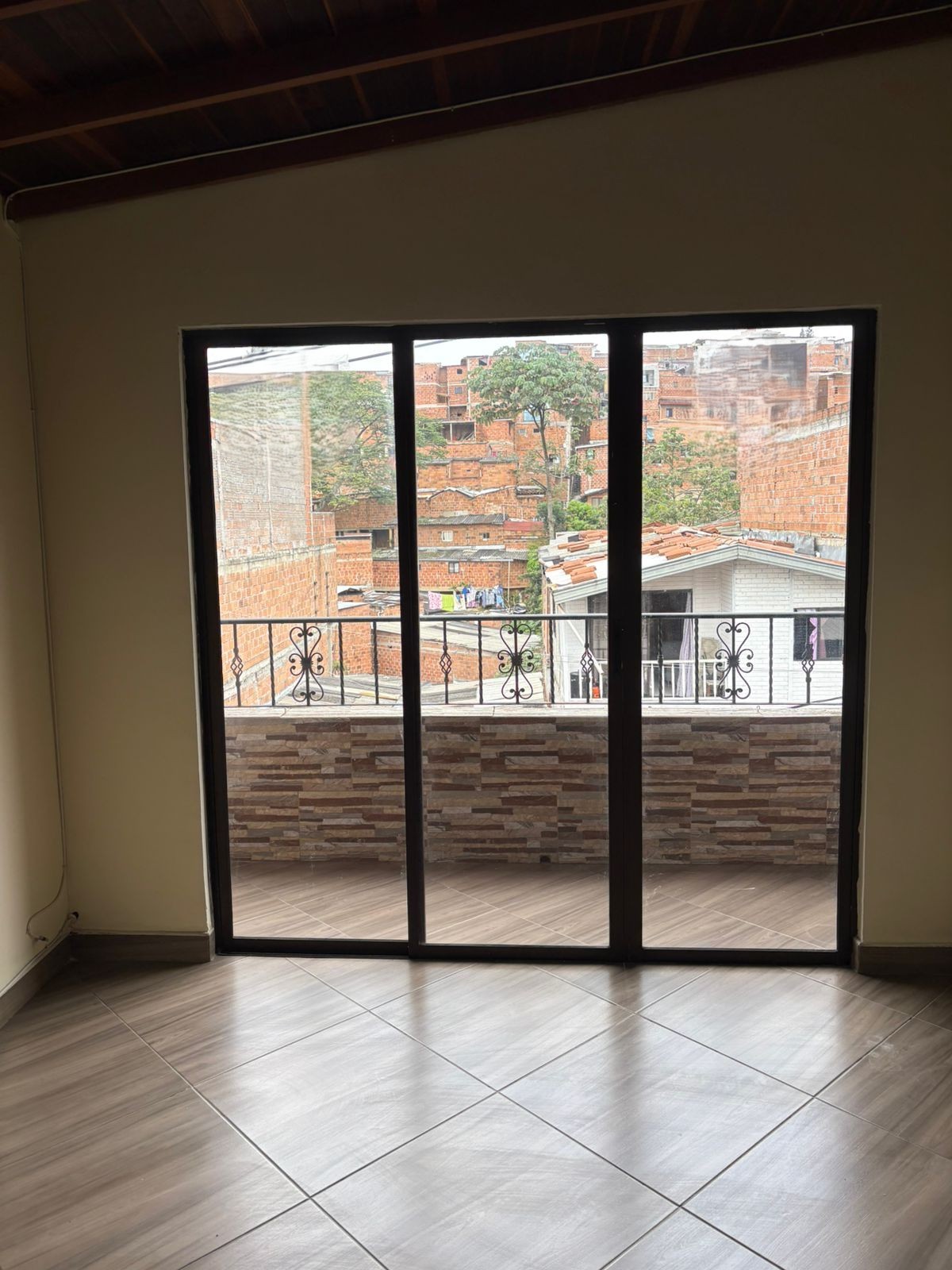 Apartamento en venta en Campo Valdes No.1, Medellín · foto 2 de 15