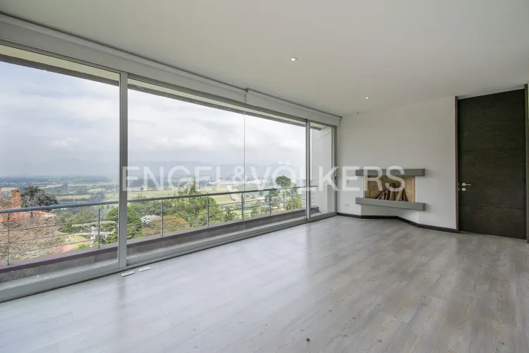 Casa de 5 alcobas en venta en Lagos De Torca, Bogotá, 381 m² · foto 9 de 18