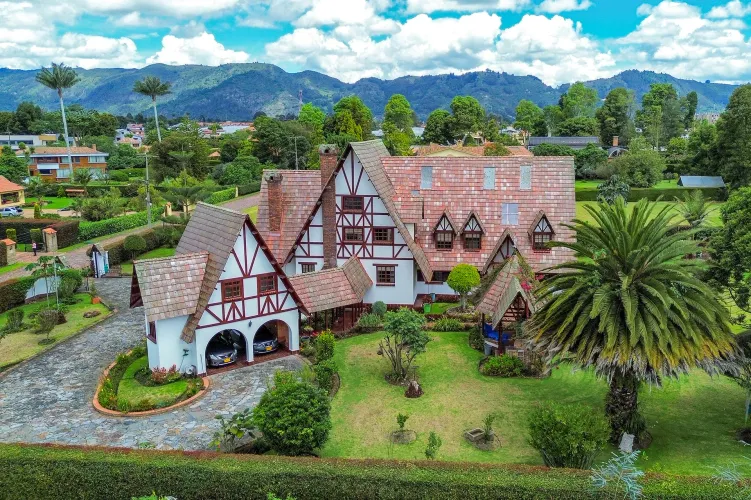 Casa de 6 alcobas en venta en Fonquetá, Chía, 520 m² · foto 19 de 20
