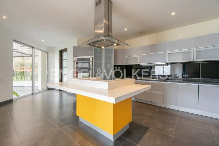 Casa de 5 alcobas en venta en Lagos De Torca, Bogotá, 381 m² · foto 5 de 18