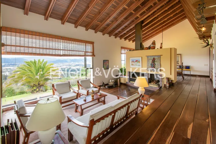 Casa de 4 alcobas en venta en Yerbabuena, Chía, 434 m² · foto 2 de 15