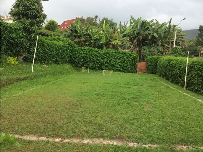 Finca en venta en Alto Aguacatal, Cali, 350 m² · foto 2 de 8
