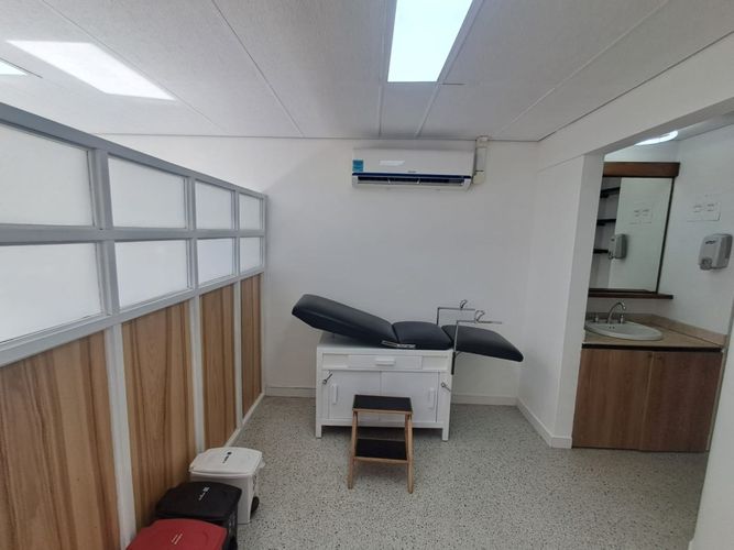 Consultorio en arriendo en La Aguacatala, Medellín, 35 m² · foto 2 de 10