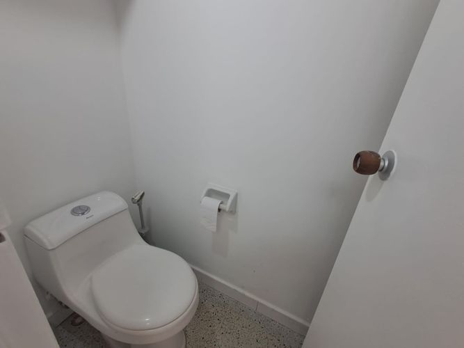 Consultorio en arriendo en La Aguacatala, Medellín, 35 m² · foto 6 de 10