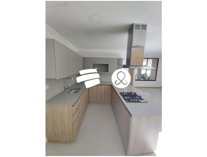 Casa de 3 alcobas en venta en Los Colegios, Rionegro, 147 m² · foto 2 de 11