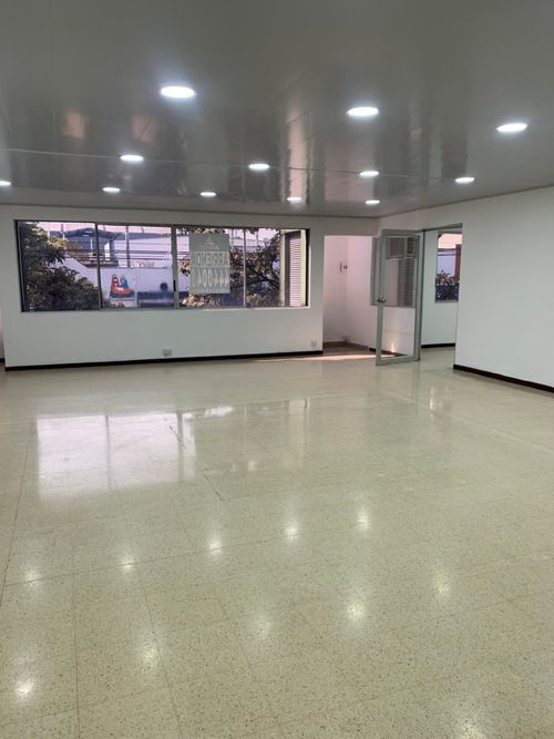 Oficina en arriendo en El Poblado, Medellín, 112 m² · foto 10 de 22