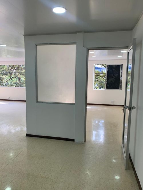 Oficina en arriendo en El Poblado, Medellín, 112 m² · foto 18 de 22