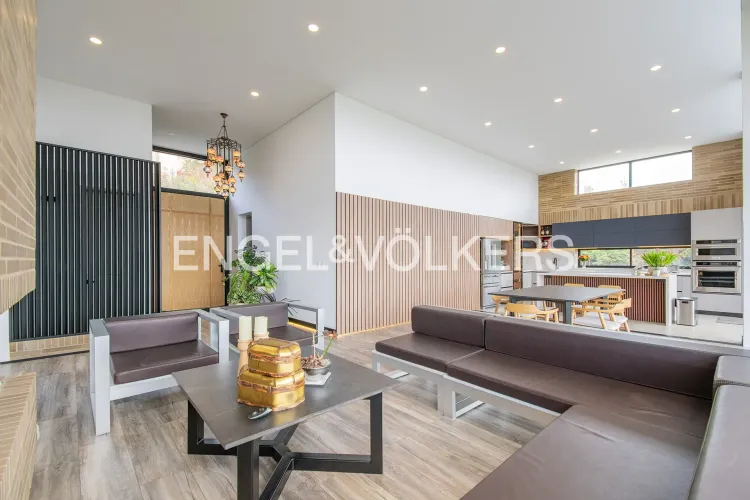 Casa de 3 alcobas en venta en Yerbabuena, Chía, 280 m² · foto 2 de 20