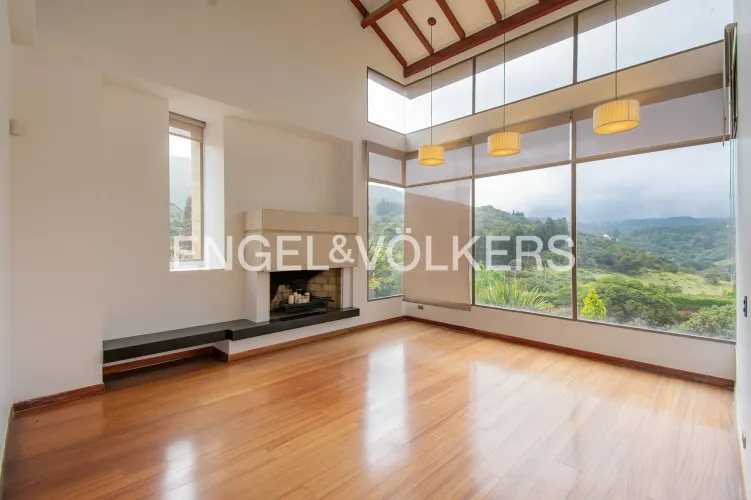 Casa de 4 alcobas en venta en Yerbabuena, Chía, 189 m² · foto 2 de 18