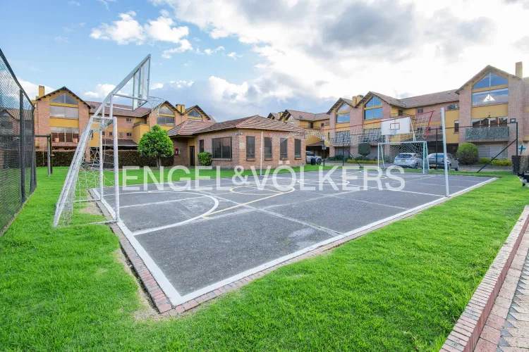 Casa de 5 alcobas en venta en La Estrella, Chía, 272 m² · foto 15 de 16