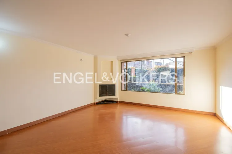 Casa de 5 alcobas en venta en La Estrella, Chía, 272 m² · foto 3 de 16