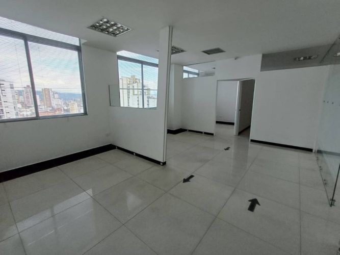 Oficina en arriendo en Mejoras Publicas, Bucaramanga, 173 m² · foto 5 de 12