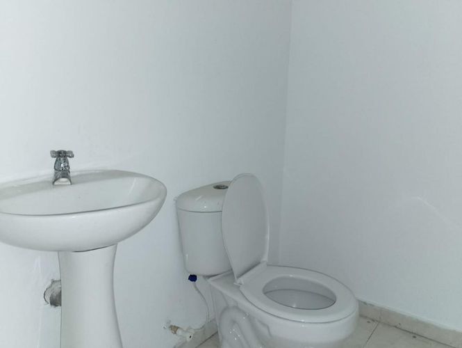 Bodega en arriendo en Los Olivos I, Barranquilla, 1458 m² · foto 10 de 15