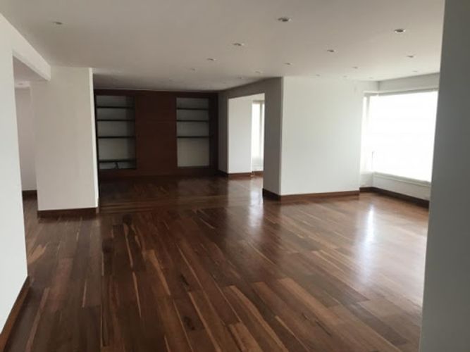 Apartamento de 3 alcobas en venta en El Retiro, Bogotá, 352 m² · foto 3 de 24