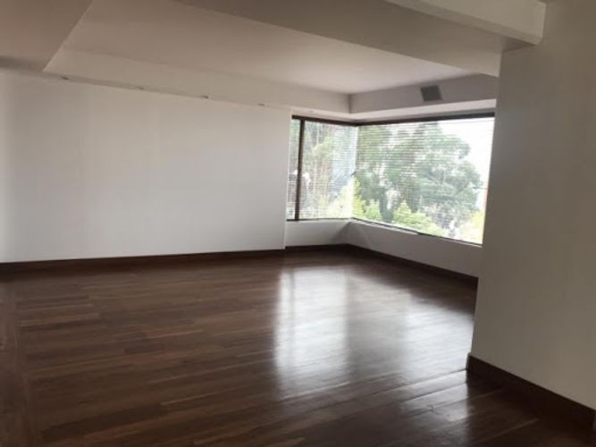 Apartamento de 3 alcobas en venta en El Retiro, Bogotá, 352 m² · foto 5 de 24