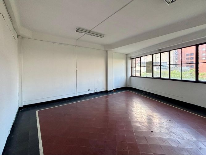 Oficina en arriendo en La Candelaria, Medellín, 93 m² · foto 10 de 11