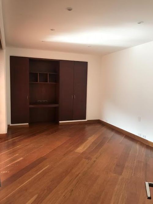 Apartamento de 3 alcobas en venta en El Retiro, Bogotá, 352 m² · foto 16 de 24