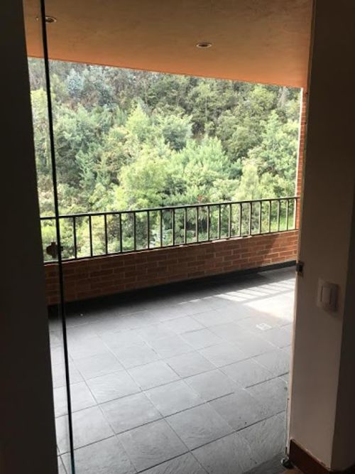 Apartamento de 3 alcobas en venta en El Retiro, Bogotá, 352 m² · foto 18 de 24