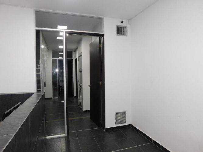 Bodega en venta en Pastoral Social, Barranquilla, 825 m² · foto 3 de 24