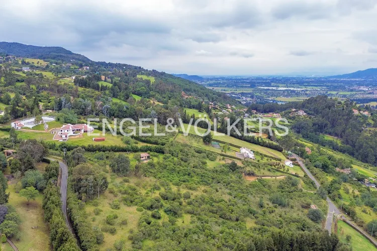 Lote en venta en Yerbabuena, Chía · foto 2 de 6