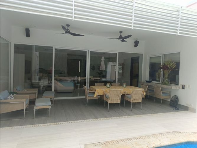 Casa en venta en Cn. Campestre El Peñon, Girardot, 990 m² · foto 3 de 24