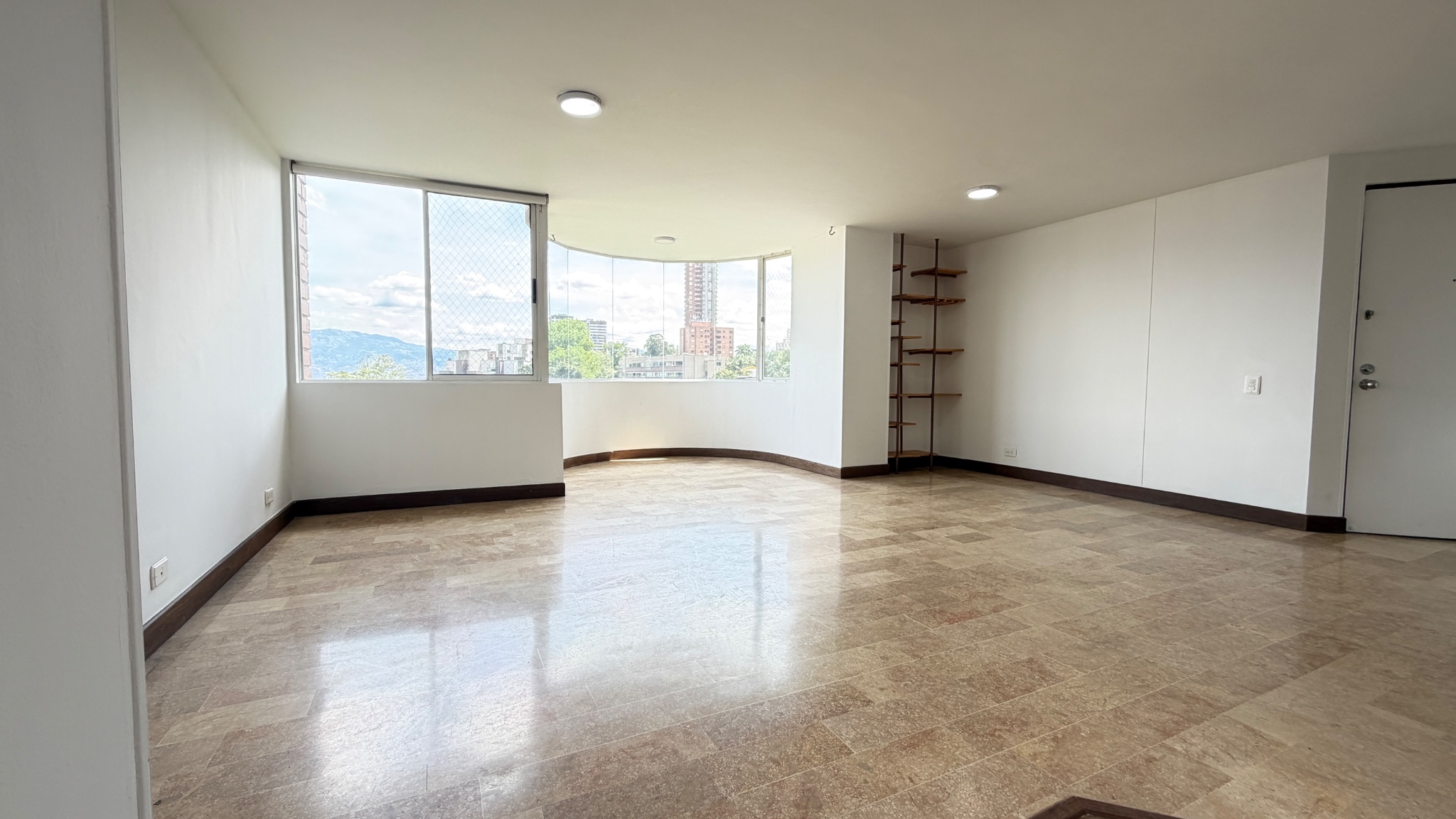 Apartamento en venta en El Poblado, Medellín · foto 4 de 19