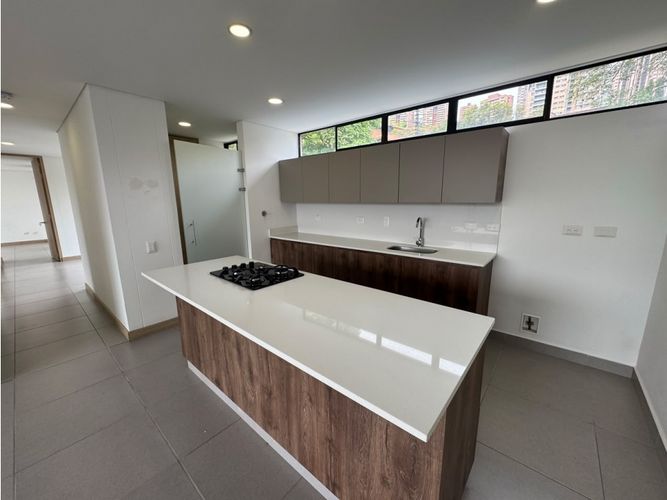 Apartamento de 2 alcobas en arriendo en El Poblado, Medellín, 100 m² · foto 4 de 20
