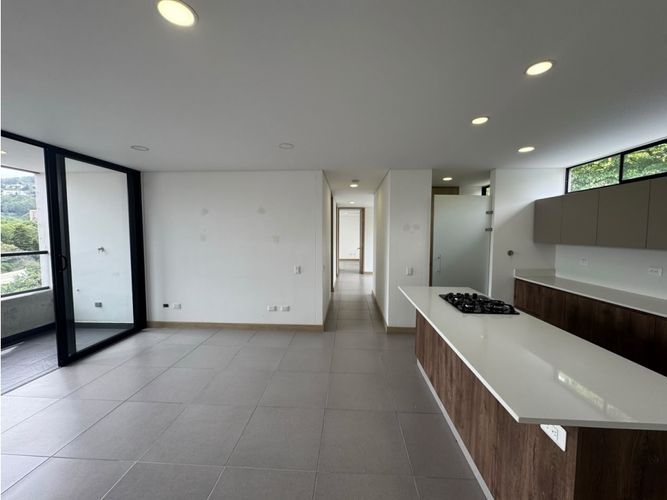 Apartamento de 2 alcobas en arriendo en El Poblado, Medellín, 100 m² · foto 5 de 20