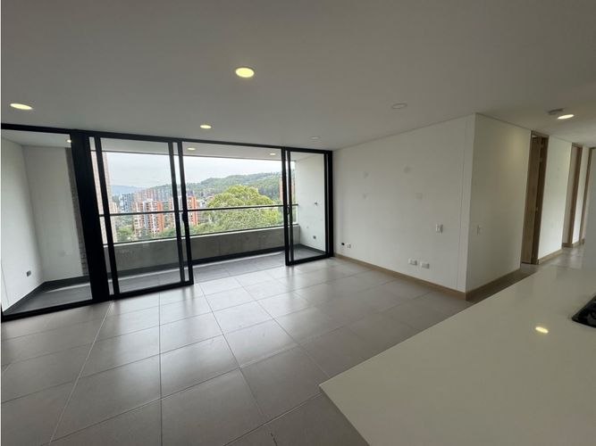 Apartamento de 2 alcobas en arriendo en El Poblado, Medellín, 100 m² · foto 6 de 20