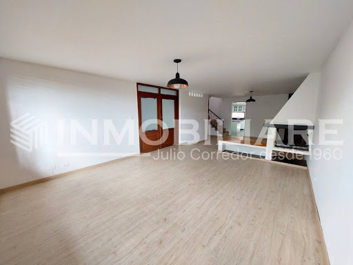 Casa en venta en Santa Ana, Bogotá · foto 2 de 20