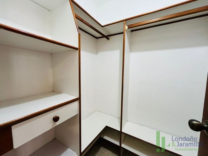 Apartamento de 3 alcobas en arriendo en Castropol, Medellín, 130 m² · foto 5 de 17