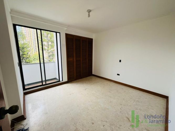 Apartamento de 3 alcobas en arriendo en Castropol, Medellín, 130 m² · foto 10 de 17