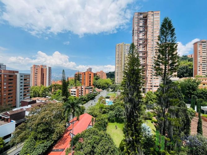 Apartamento de 3 alcobas en arriendo en Castropol, Medellín, 130 m² · foto 11 de 17