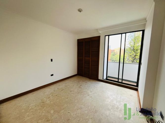 Apartamento de 3 alcobas en arriendo en Castropol, Medellín, 130 m² · foto 13 de 17