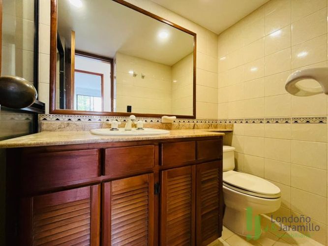 Apartamento de 3 alcobas en arriendo en Castropol, Medellín, 130 m² · foto 14 de 17