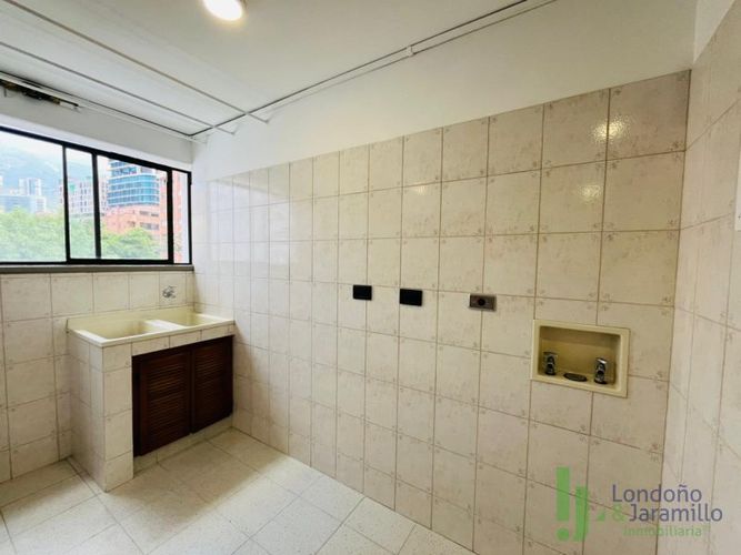 Apartamento de 3 alcobas en arriendo en Castropol, Medellín, 130 m² · foto 16 de 17