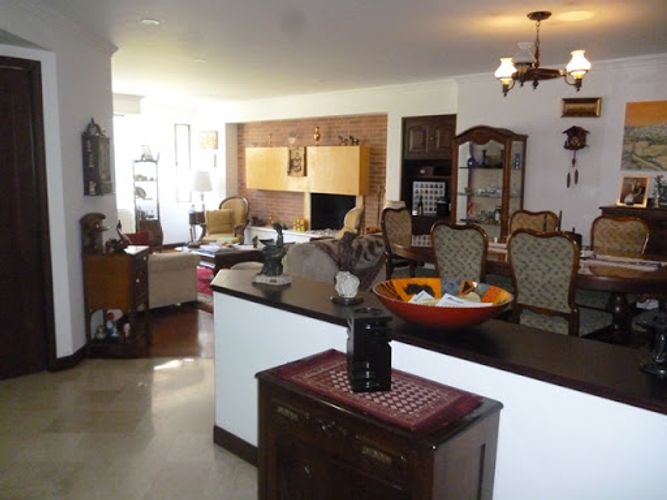 Apartamento de 3 alcobas en venta en Chicó Reservado, Bogotá, 189 m² · foto 2 de 24