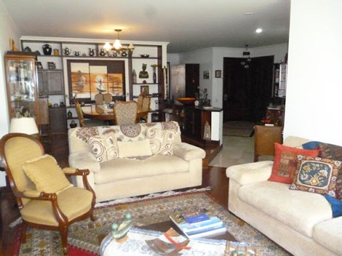 Apartamento de 3 alcobas en venta en Chicó Reservado, Bogotá, 189 m² · foto 8 de 24