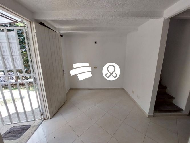 Casa de 3 alcobas en venta en Cucaracho, Medellín, 27 m² · foto 3 de 8