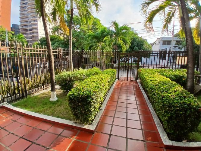 Casa en venta en Altos Del Prado, Barranquilla · foto 2 de 24